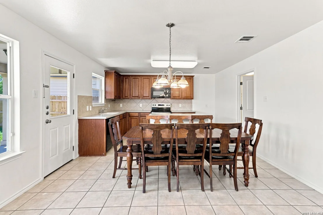 Photo of 934 MAGNOLIA Summit