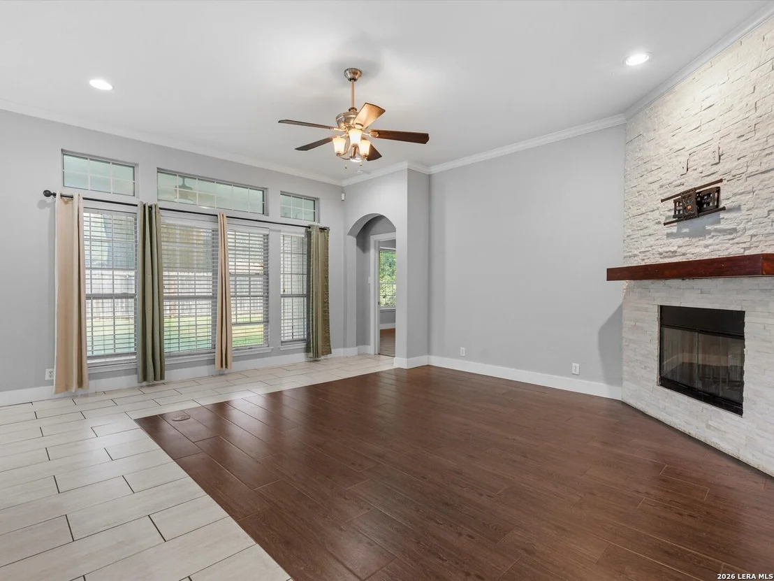 Photo of 121 NORMAN CV