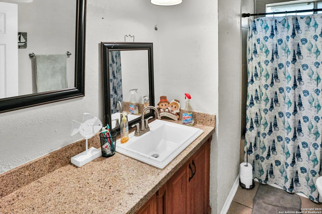 Photo of 7501 leafy hollow