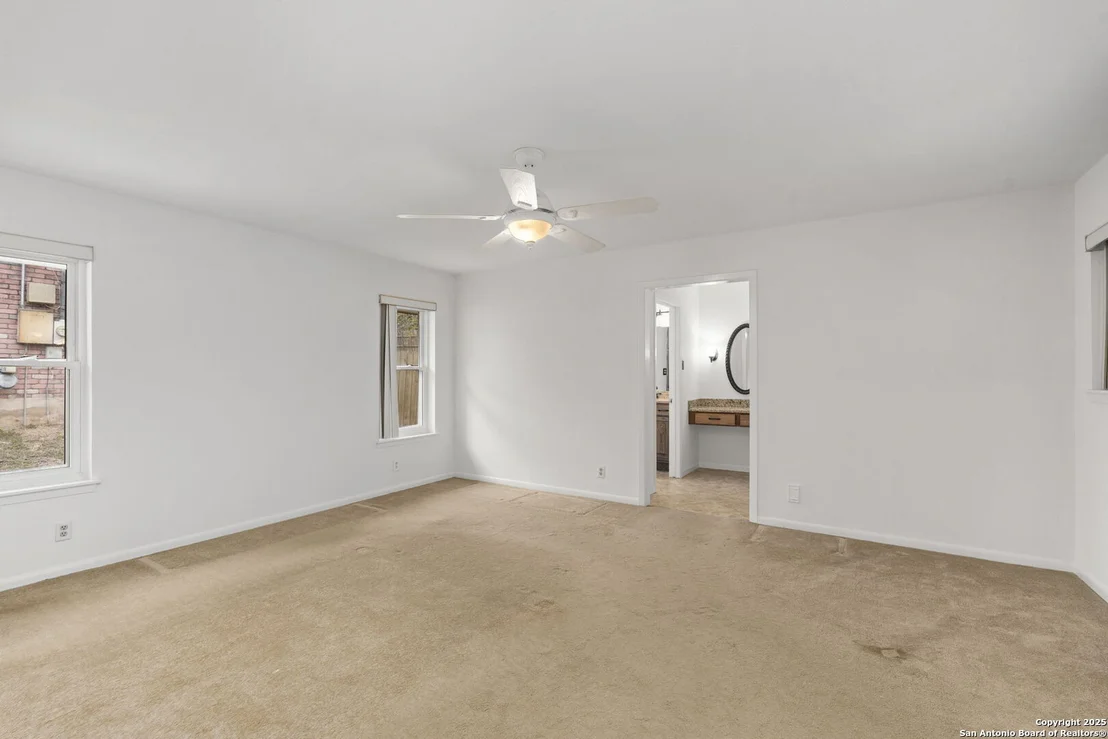 Photo of 5922 Windhaven