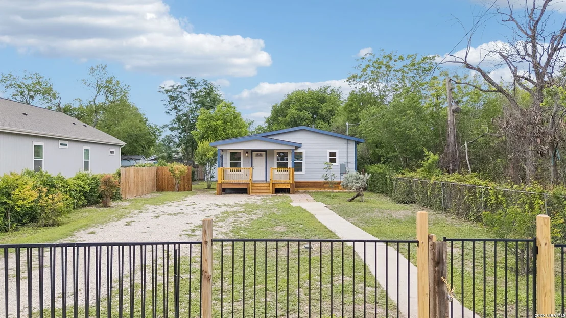 Photo of 426 IKE ST