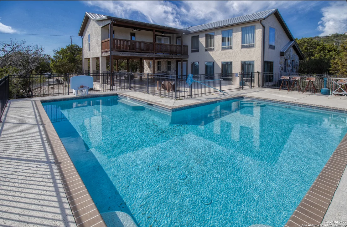 Photo of 210 Bluebonnet Dr