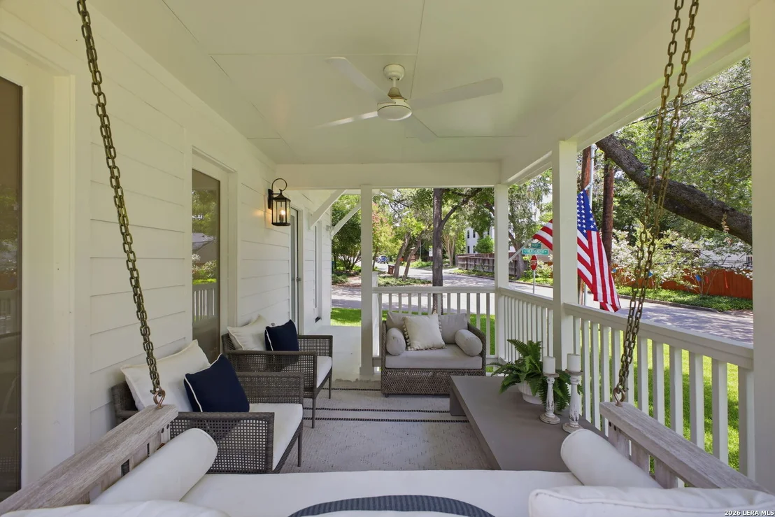 Photo of 301 OGDEN LN