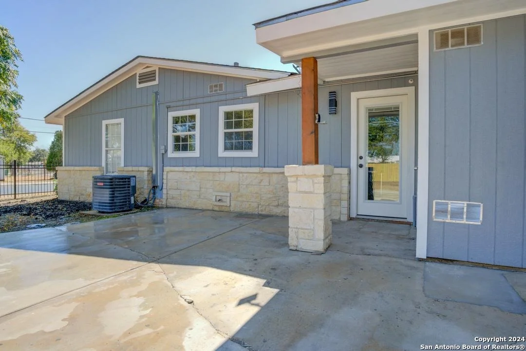 Photo of 303 DEMYA DR