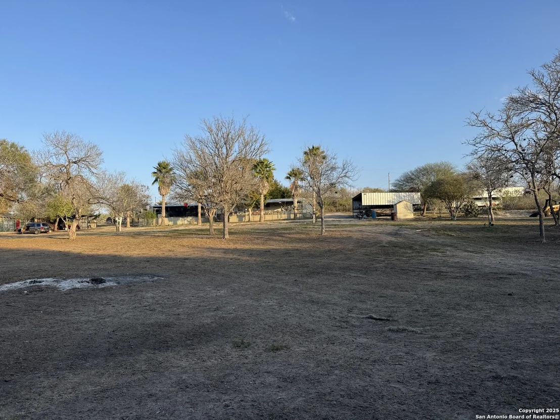 Photo of 123 Choke Canyon Estates