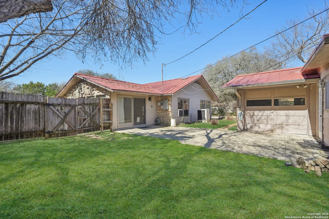 Photo of 122 Long Bow Rd.