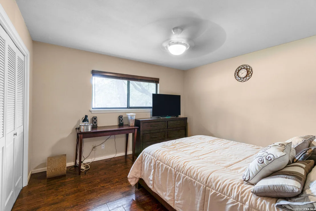 Photo of 1406 BUTTON LN