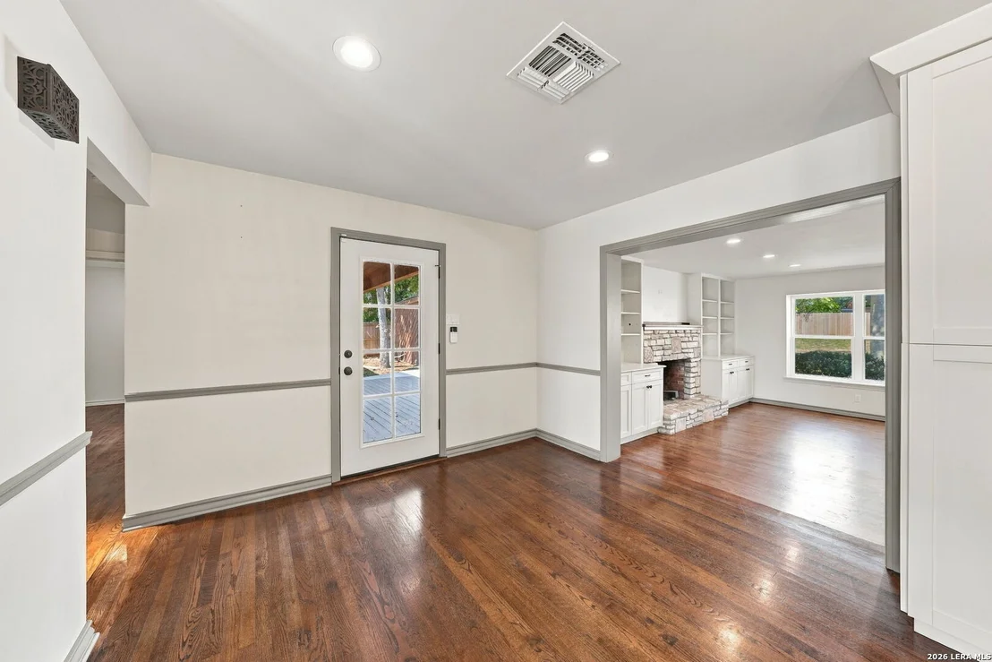 Photo of 1106 W MAIN ST
