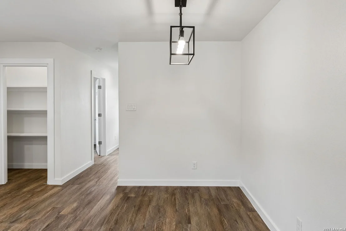 Photo of 426 IKE ST