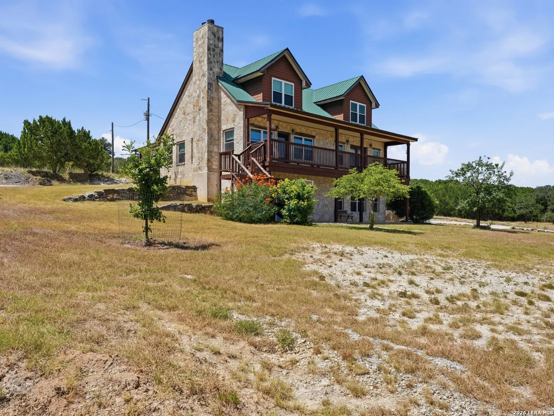 Photo of 412 Bear Springs Trl