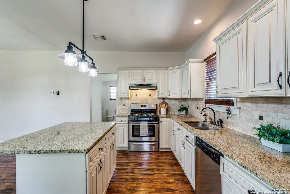 Photo of 418 Muncey