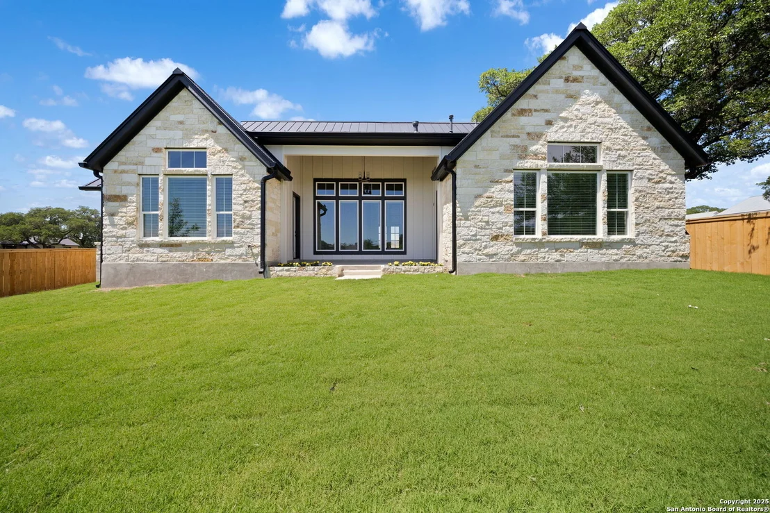 Photo of 107 Chama Dr.
