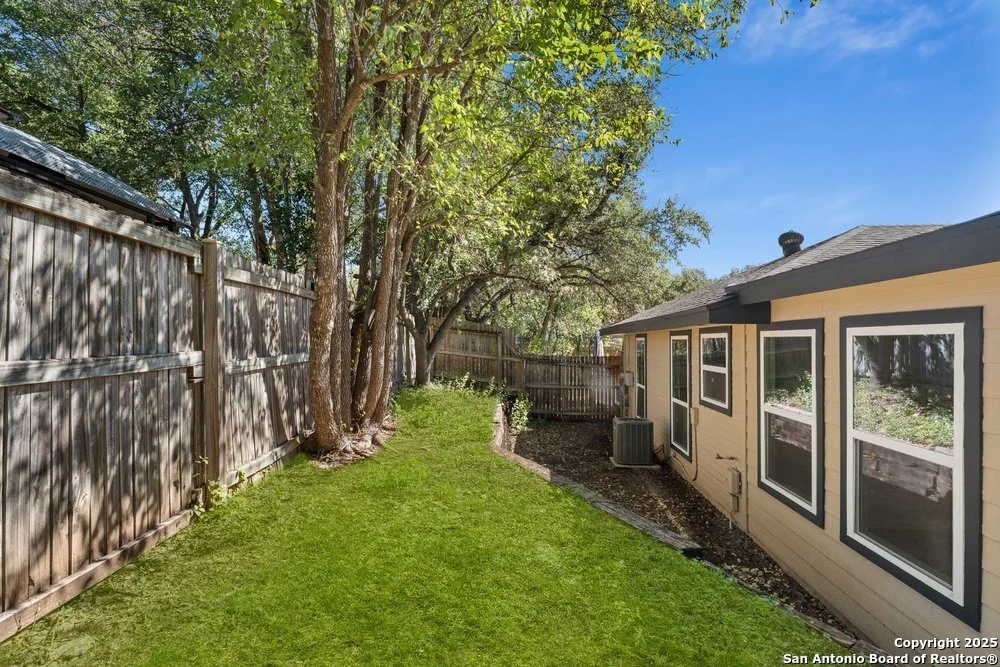 Photo of 9511 Deerbrook