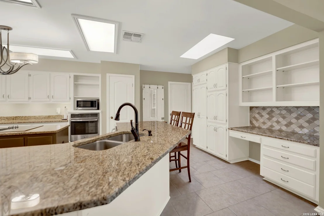 Photo of 1512 OAK TREE CIR