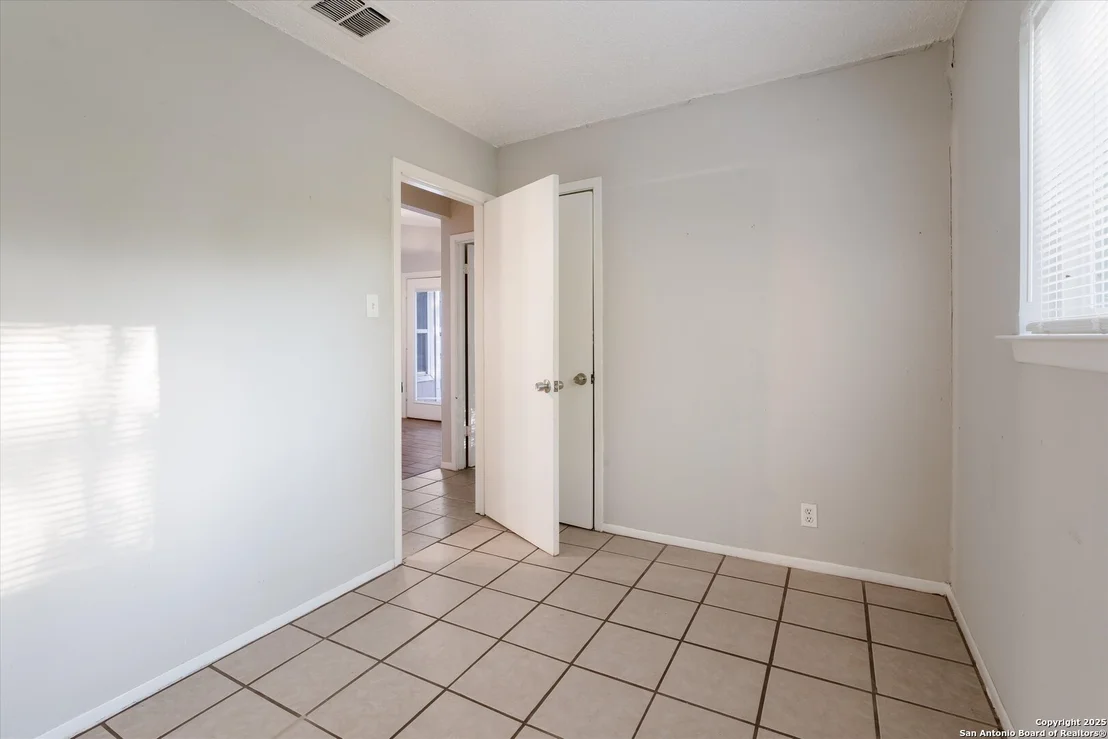 Photo of 4015 Colonial Sun