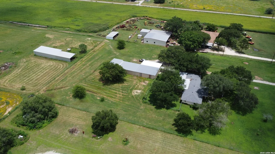 Photo of 900 N Graytown Rd