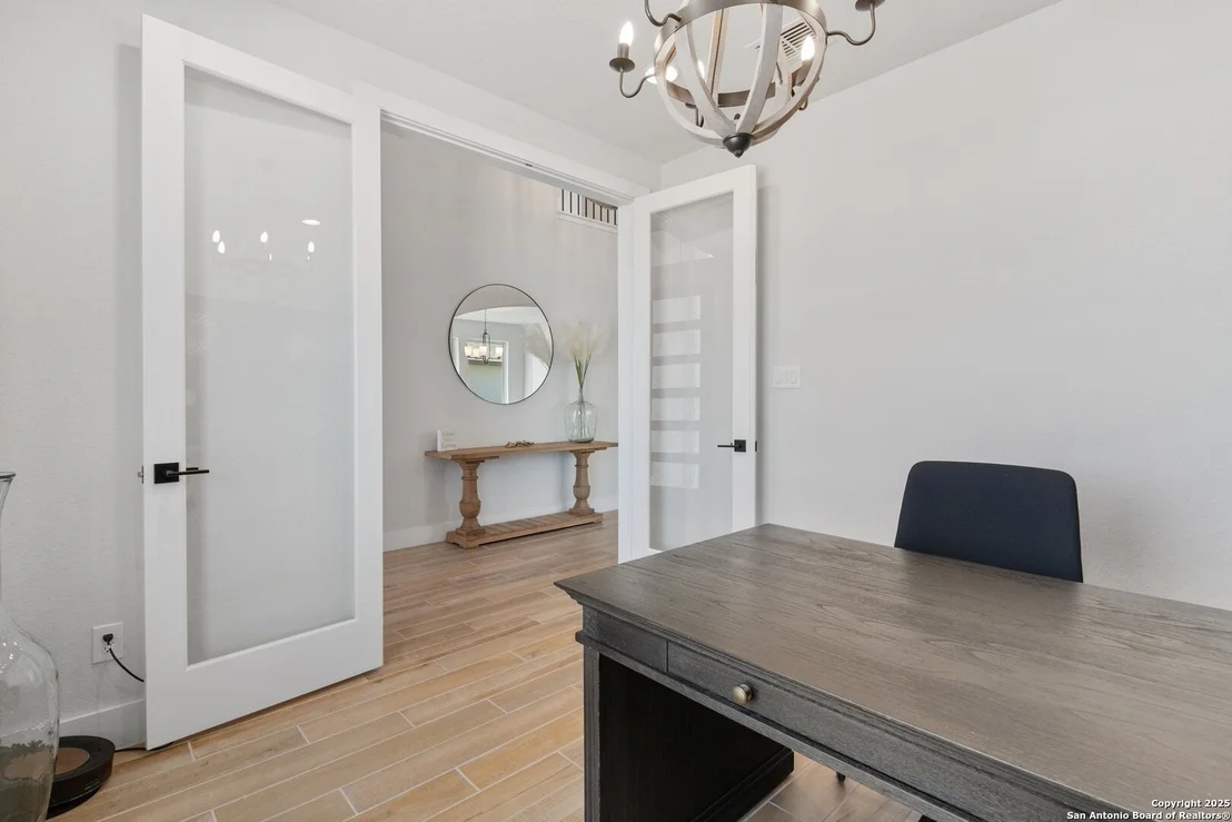 Photo of 1176 Cadogan Squire