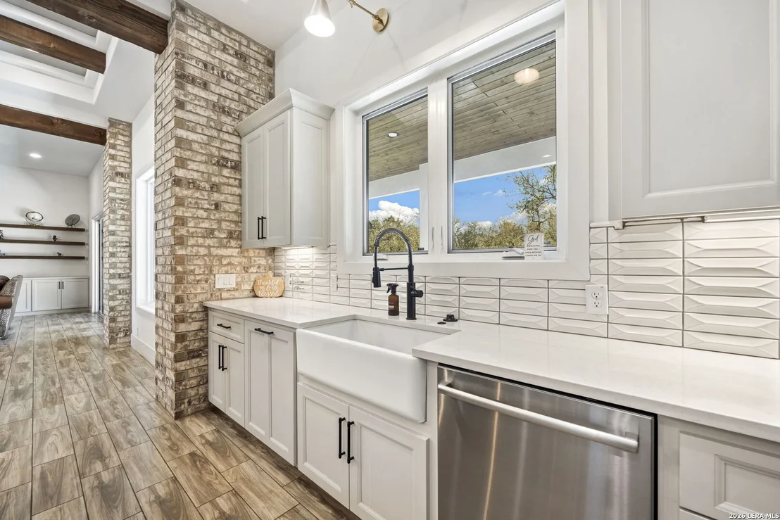 Photo of 979 Belle Oaks