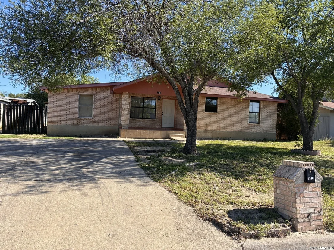 Photo of 2340 Royal Park