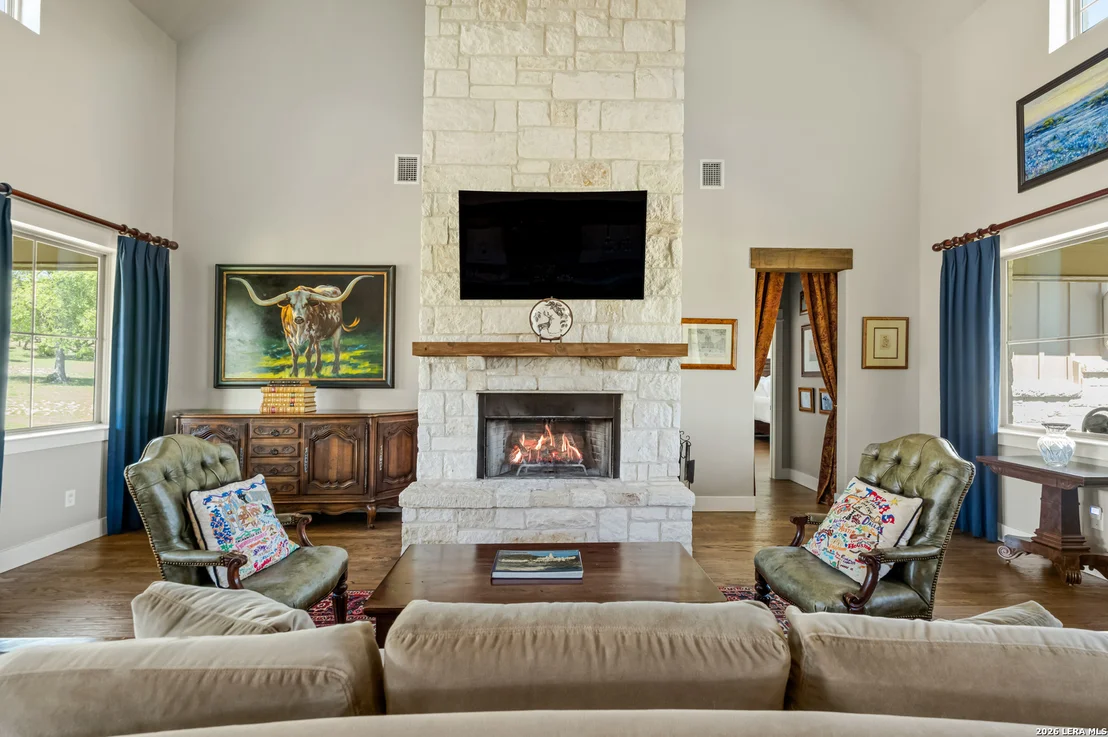 Photo of 283 SOARING EAGLES DR