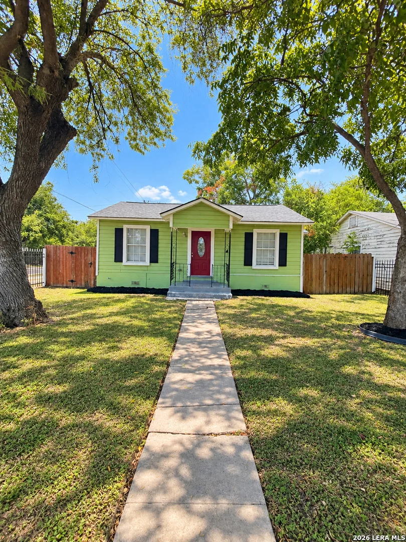Photo of 1439 Alhambra