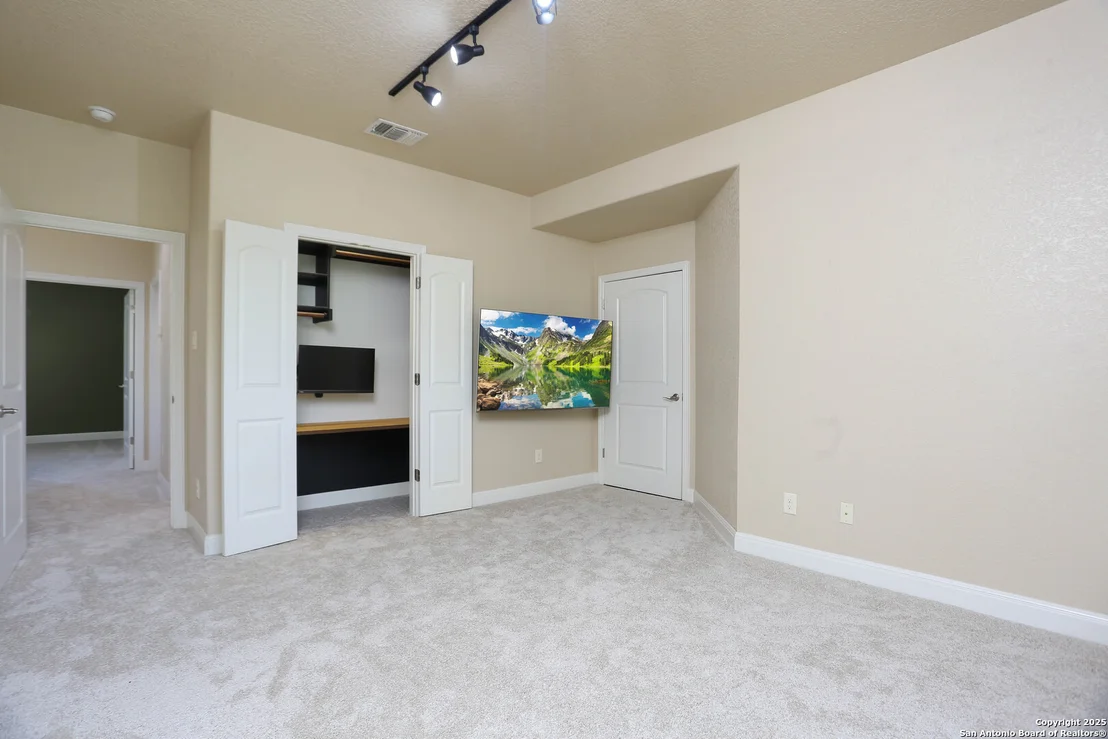 Photo of 12302 Calvert