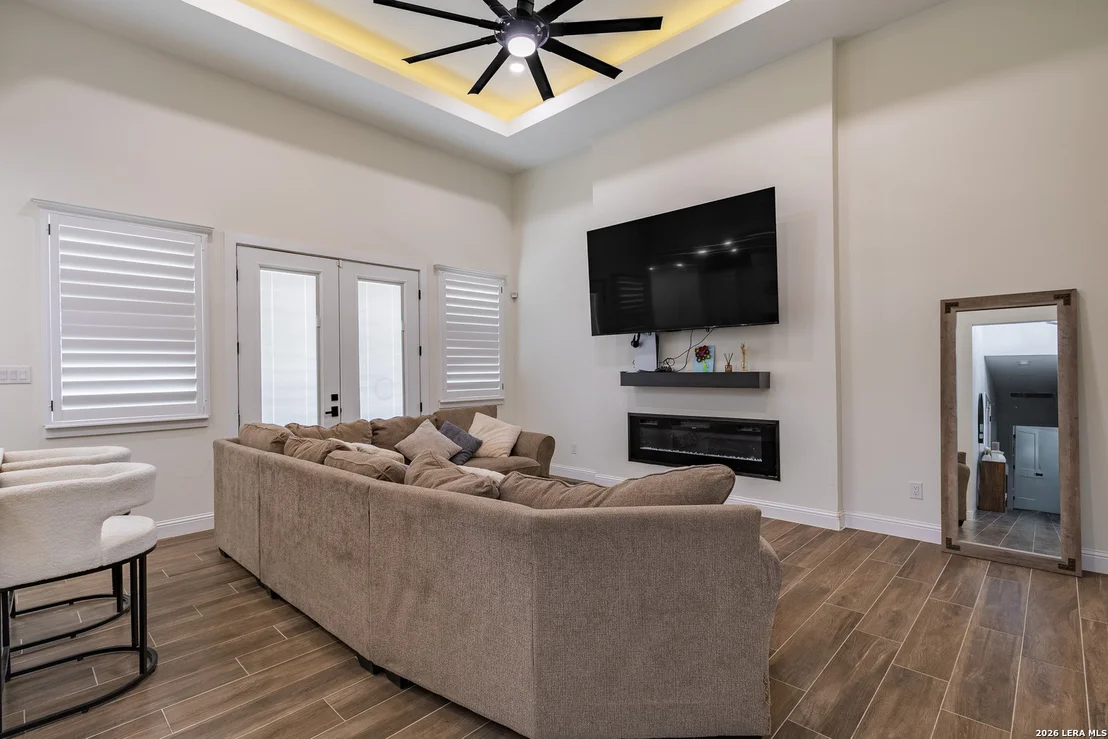 Photo of 709 Encinal Drive