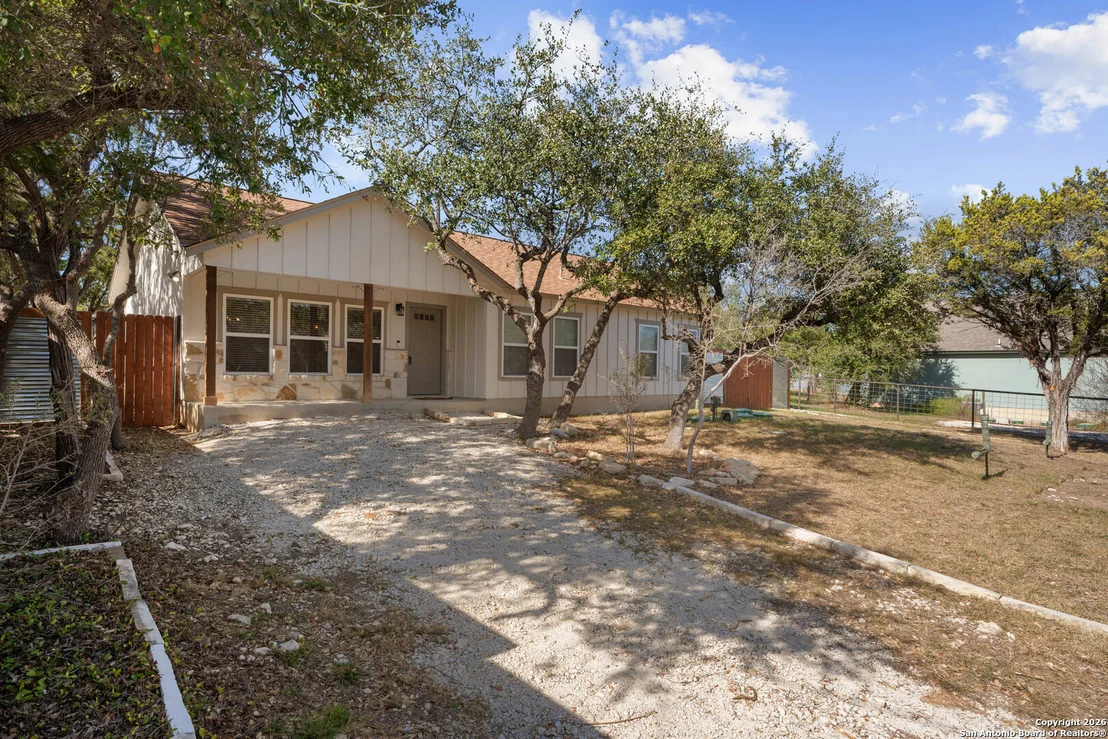 Photo of 1376 Hedgestone