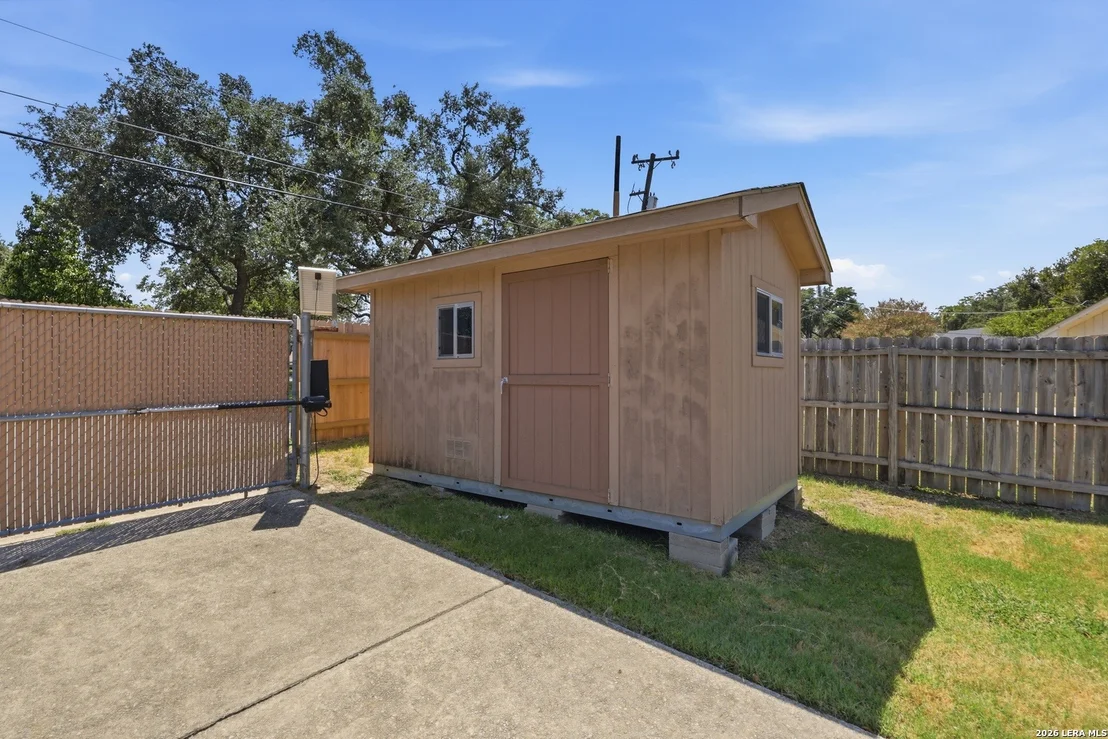 Photo of 102 IRONGATE RD