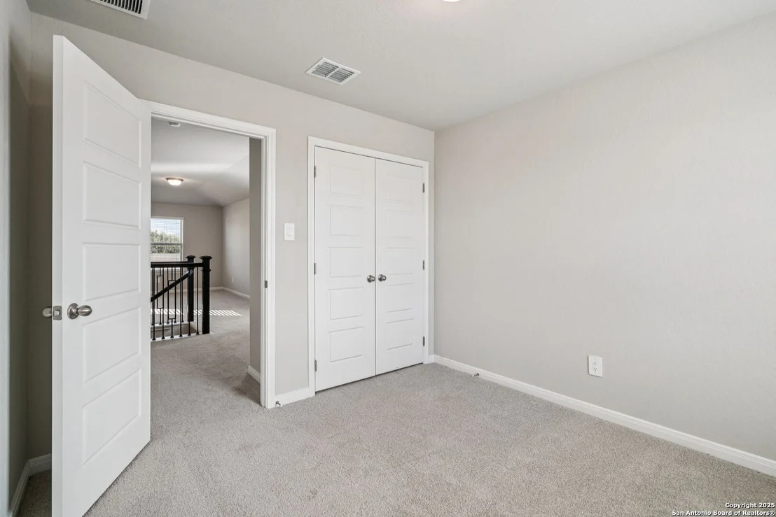 Photo of 10295 King Robert