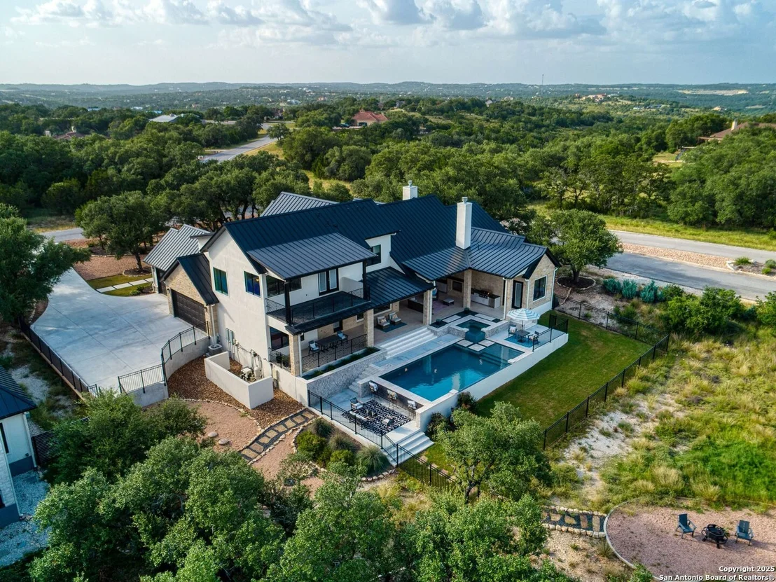 Photo of 207 River Bend