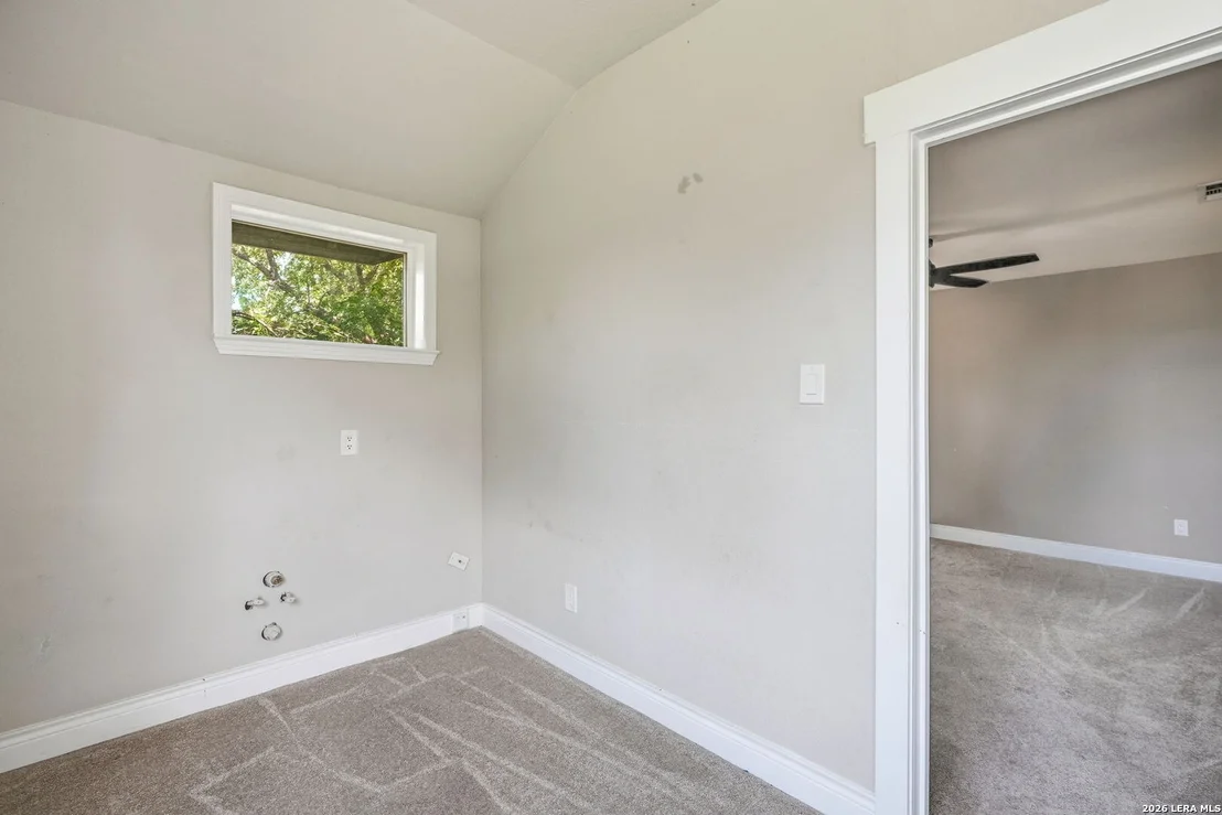 Photo of 606 E AUSTIN ST