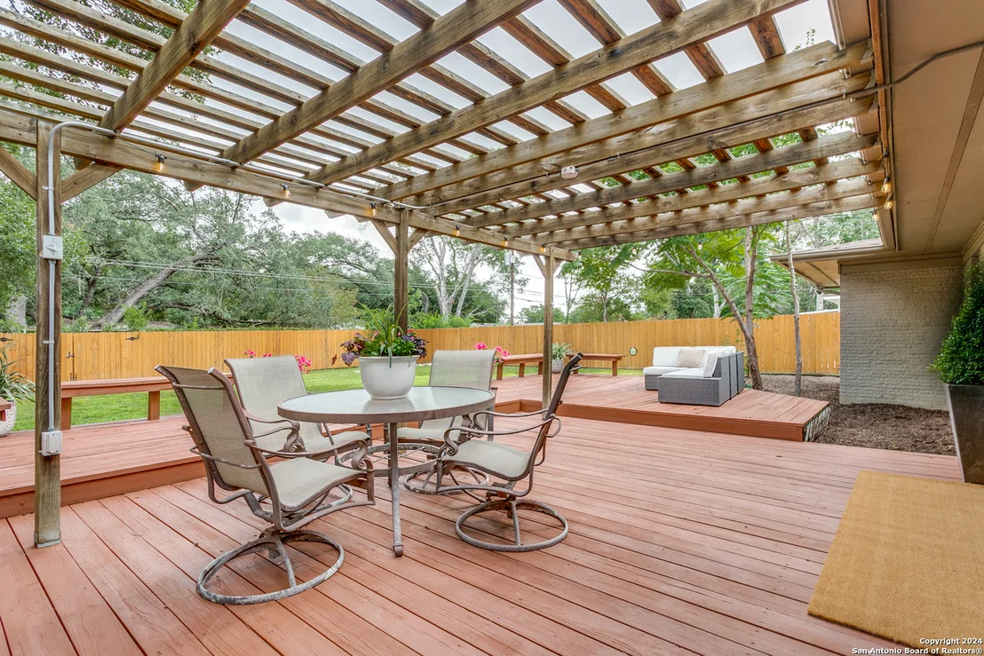 Photo of 423 NORTHRIDGE DR