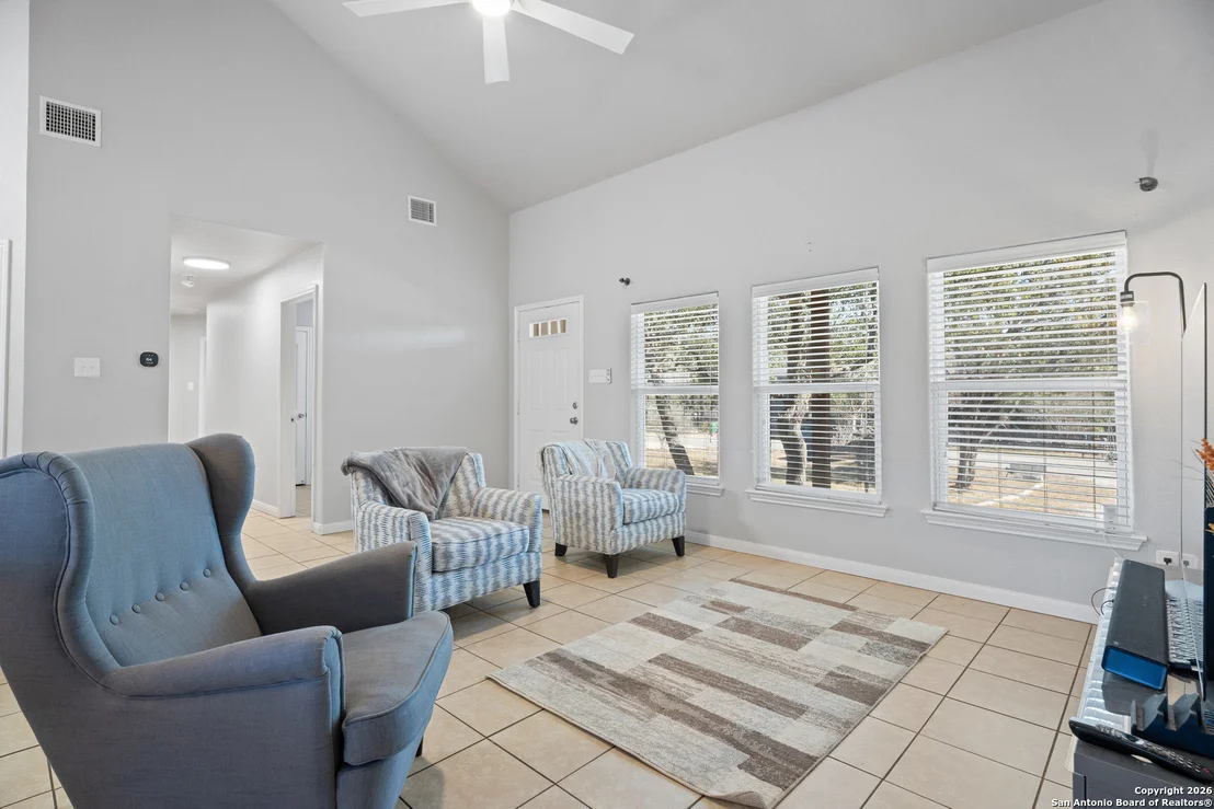 Photo of 1376 Hedgestone