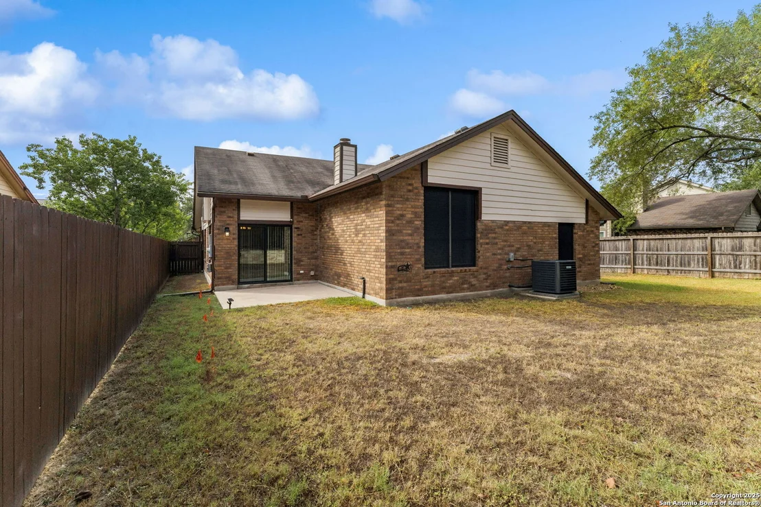 Photo of 7009 Jefferson Ridge