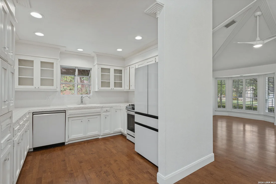 Photo of 538 OAKLEAF DR