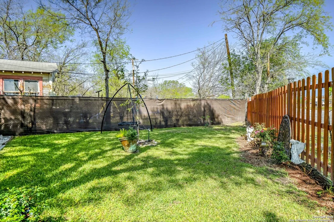 Photo of 1503 Edison Dr
