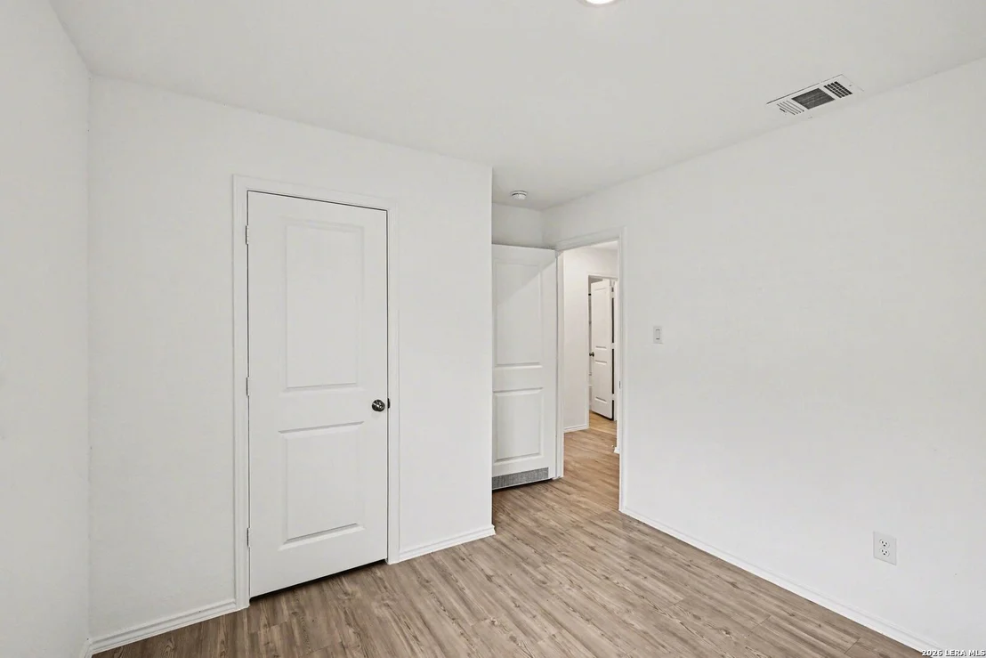 Photo of 5415 Daphne