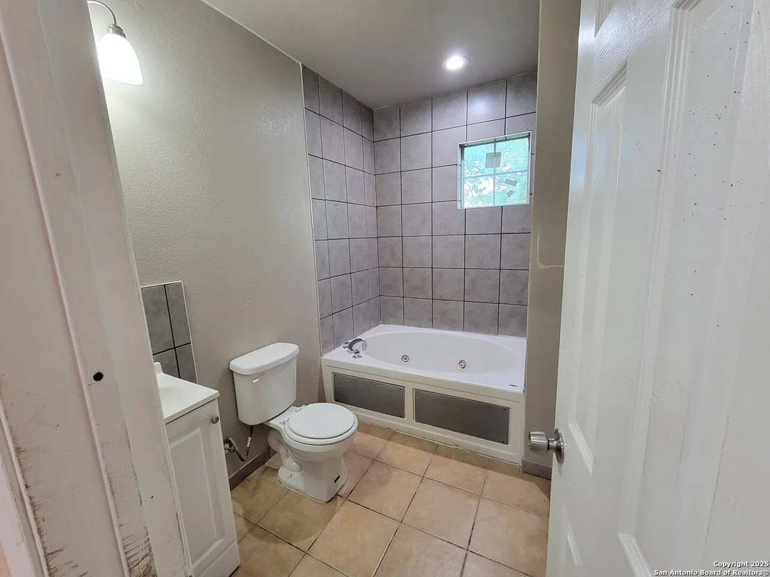 Photo of 9235 Lasswell