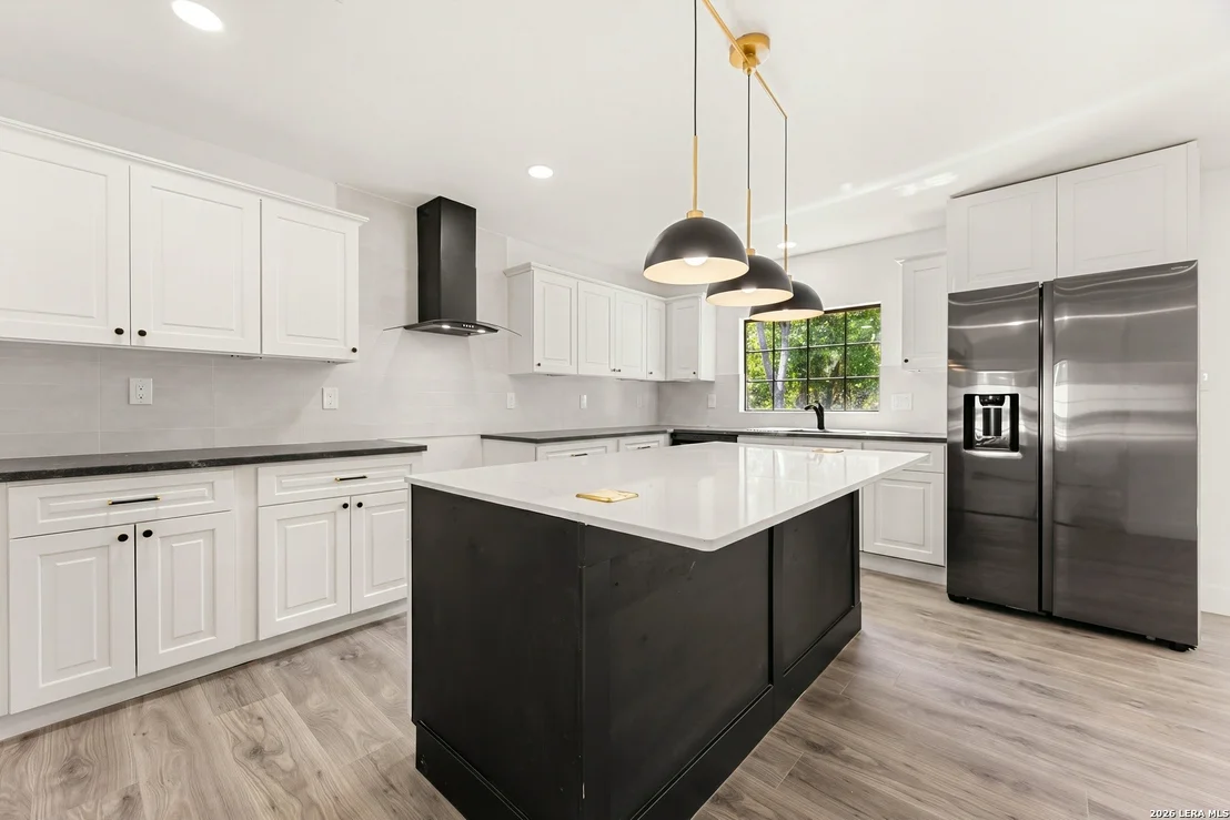 Photo of 327 RAINBOW DR
