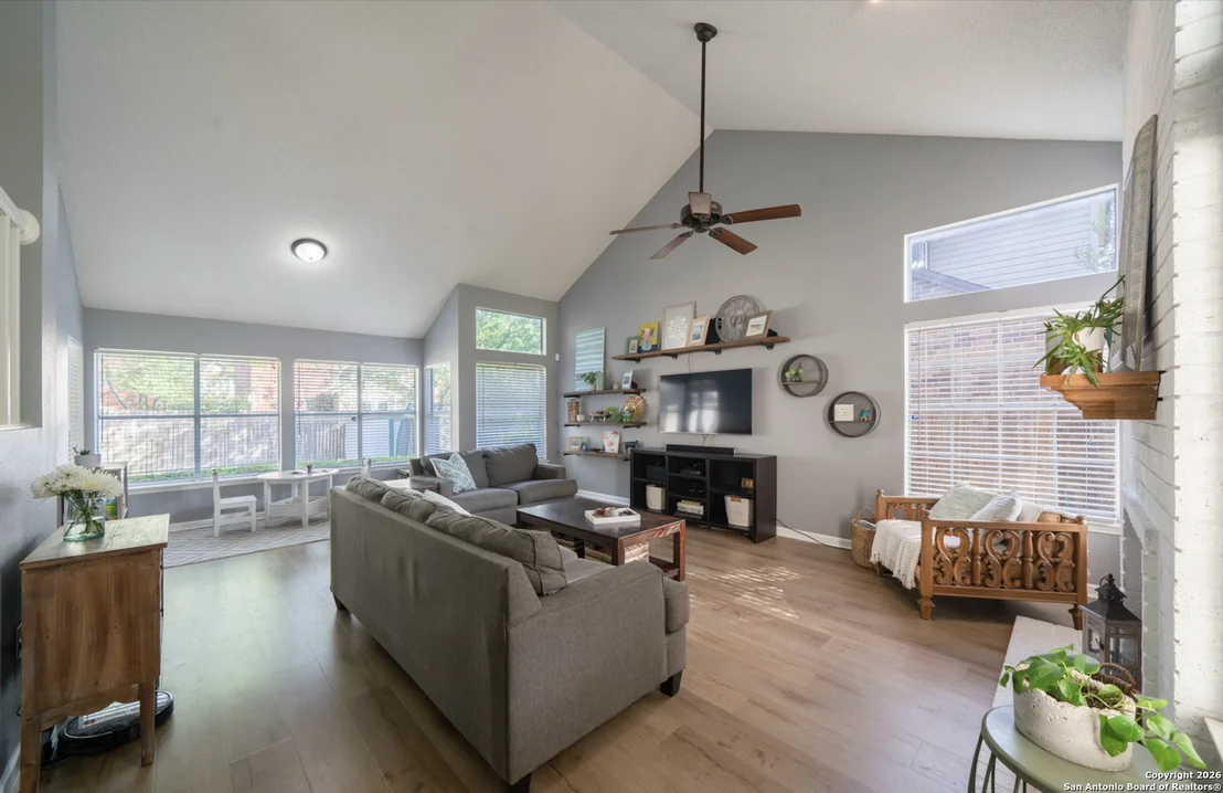 Photo of 2435 Pendant Oak