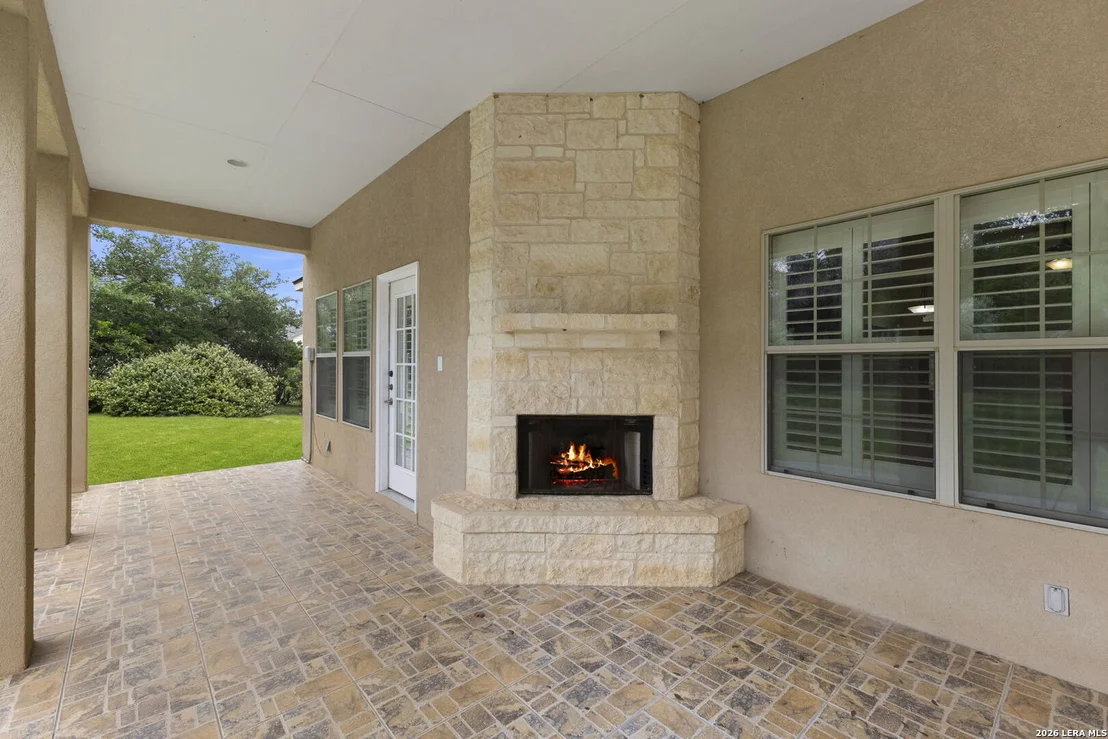 Photo of 128 Comal Oak