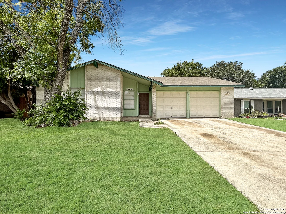 Photo of 7418 MEADOW HL