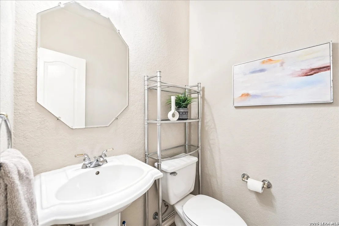 Photo of 4602 Scenic Cir