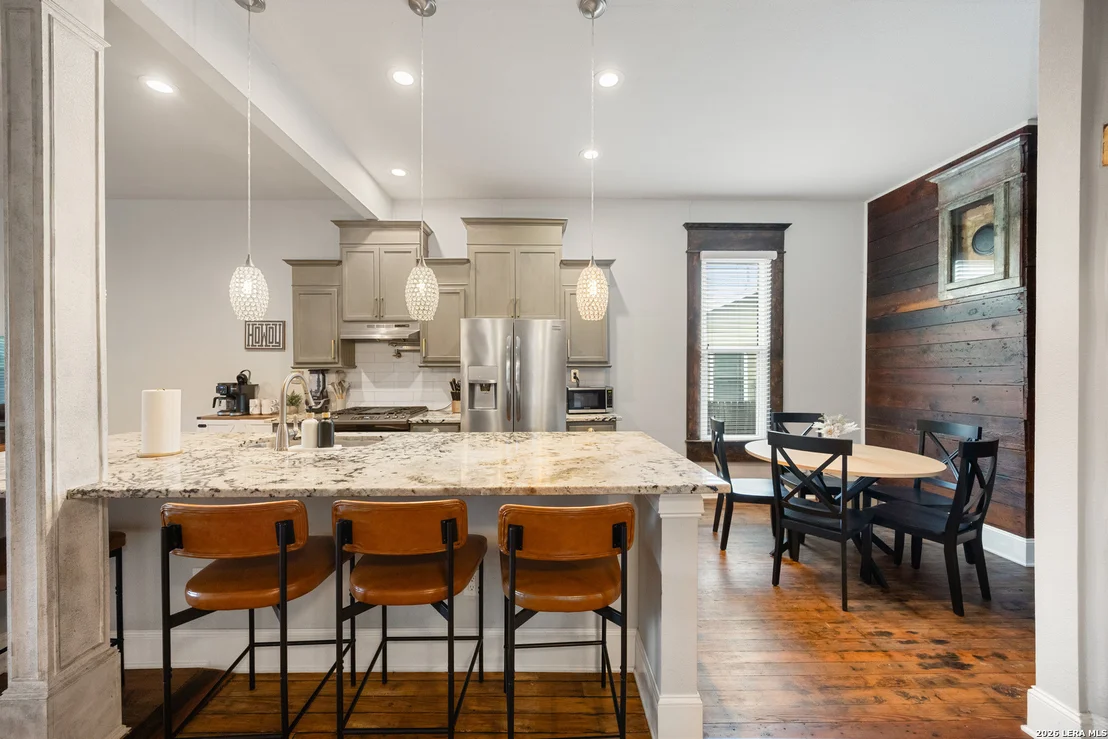 Photo of 122 Vitra Pl