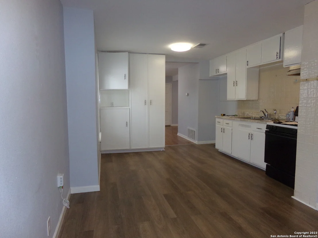 Photo of 735 ROCHAMBEAU