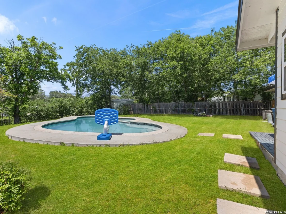Photo of 503 Pickwell Dr