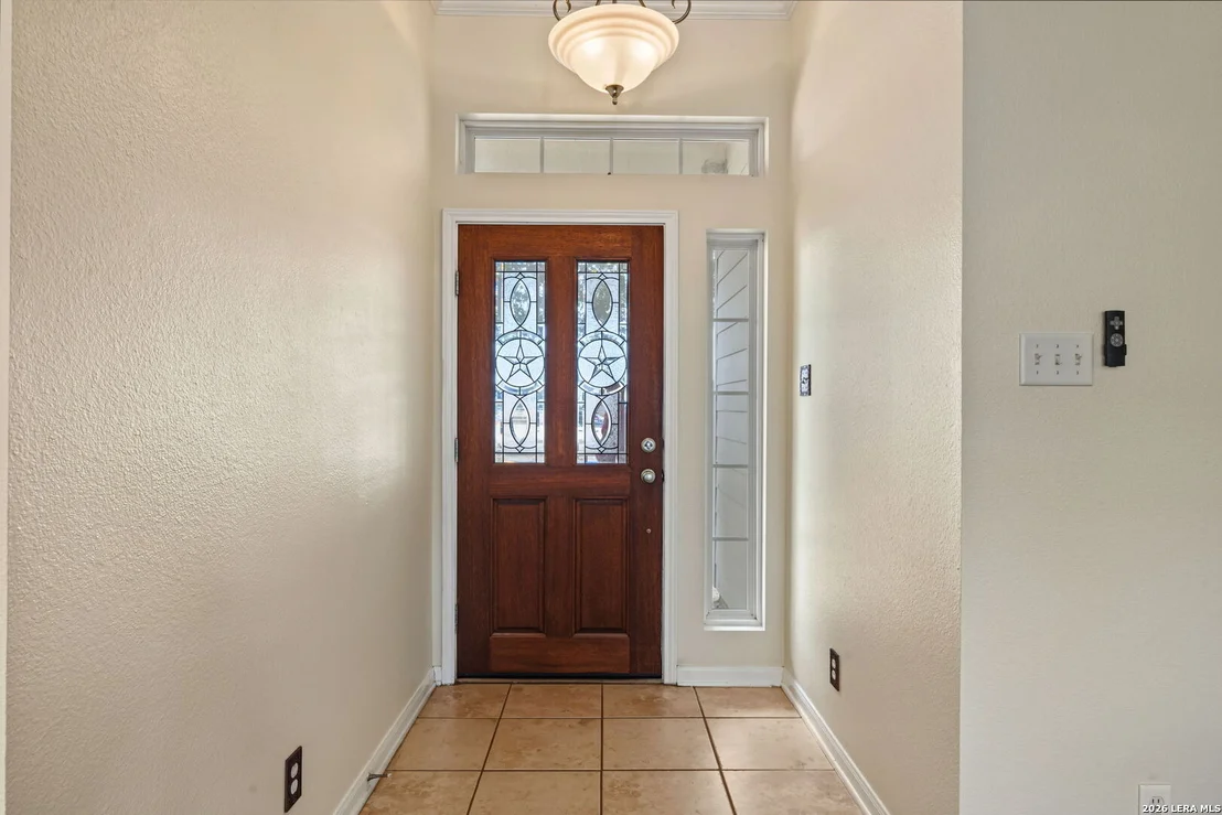Photo of 418 Clover Ln