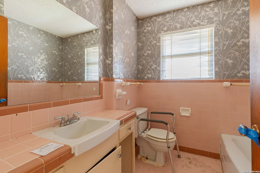Photo of 1209 W Esperanza Ave.