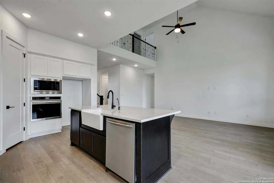 Photo of 5757 Huron